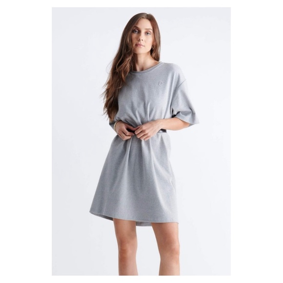 EMMA KNUDSEN • The Perfect T-Shirt Dress in White - Picture 1 of 9